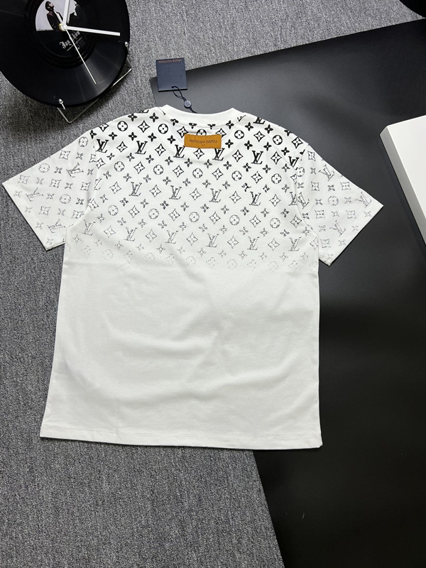 ブランドTシャツ角部分ディテール